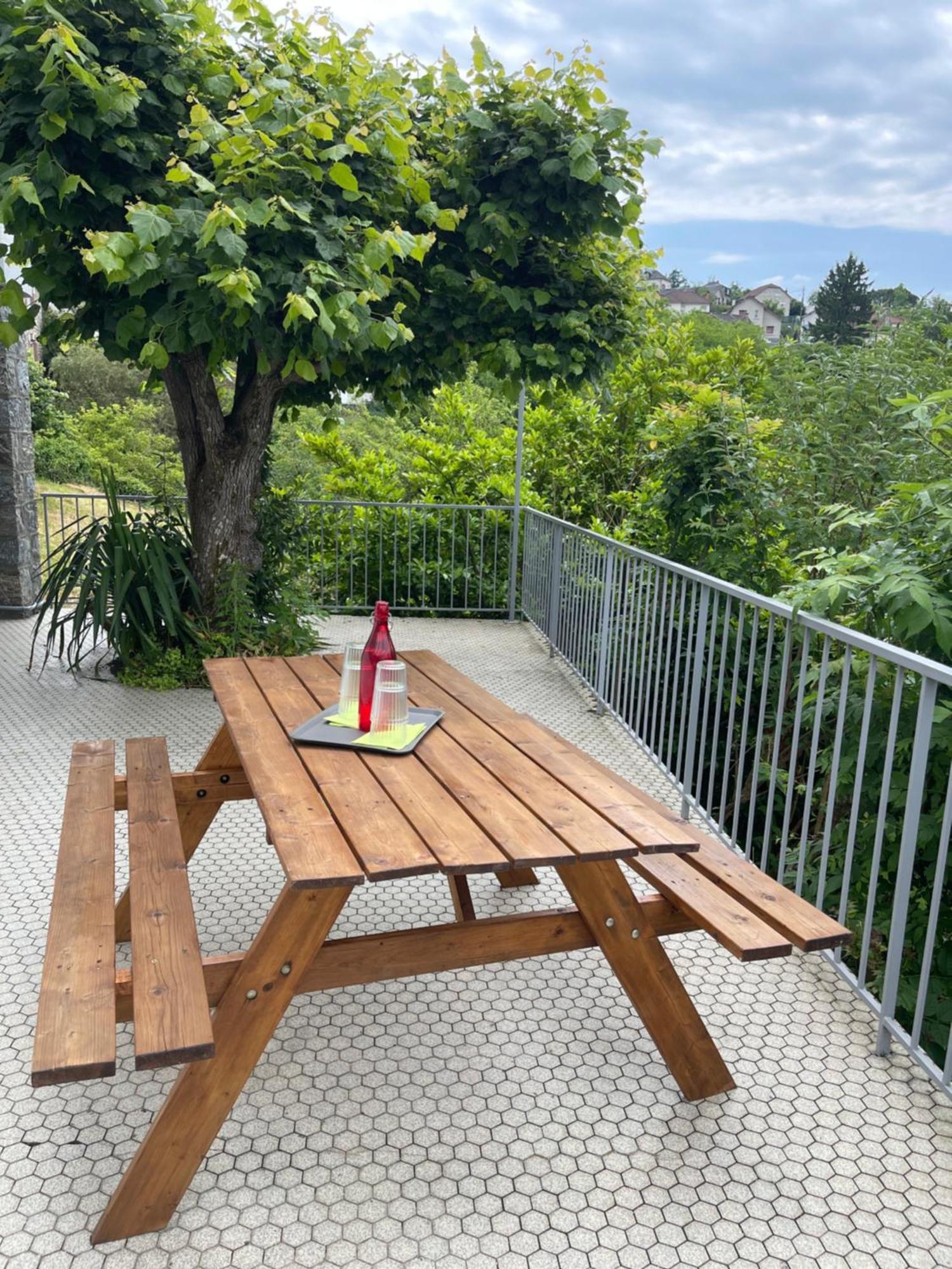 Paisible Eden Standing Terrasse - Magnifique Vue - Esprit Nature En Pleine Ville Tulle Luaran gambar